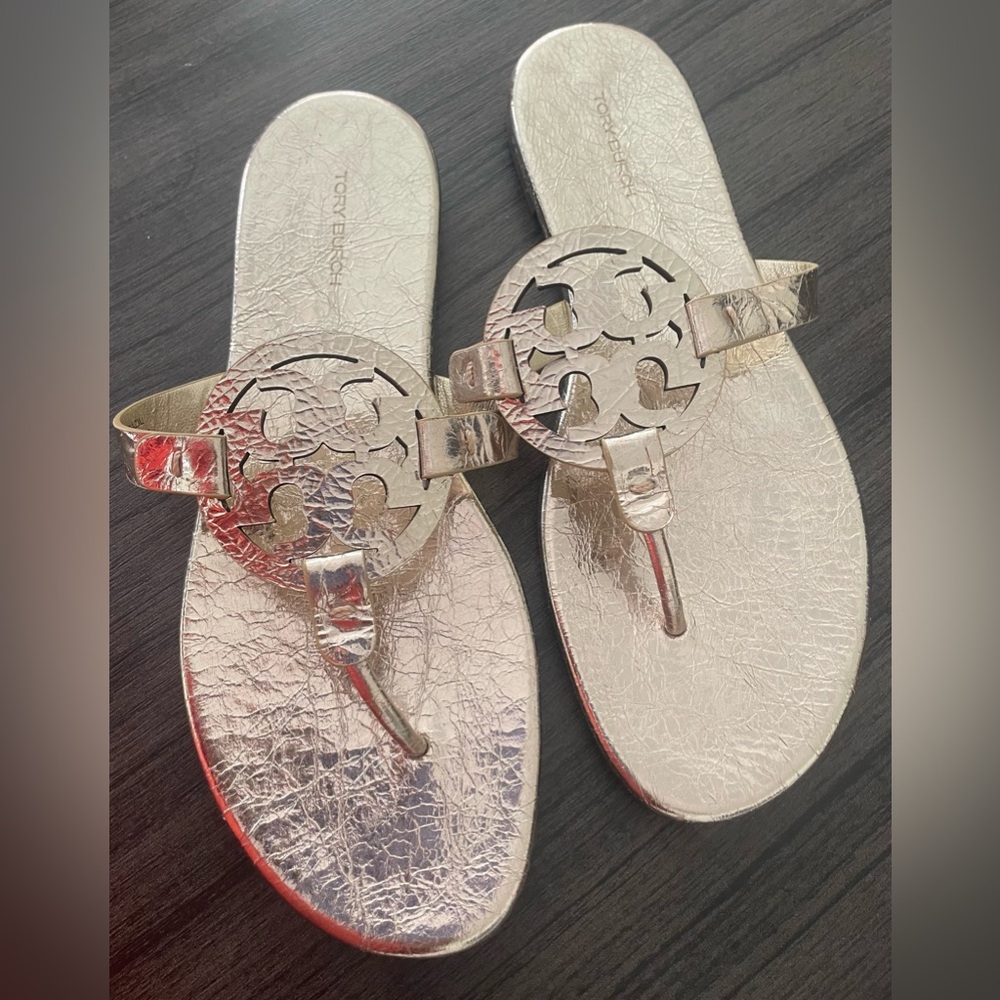 Like New Tory Burch Gold Metallic Sandals